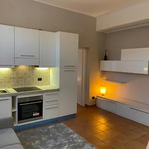 https://cozzi-apartment.italymilanhotels.net